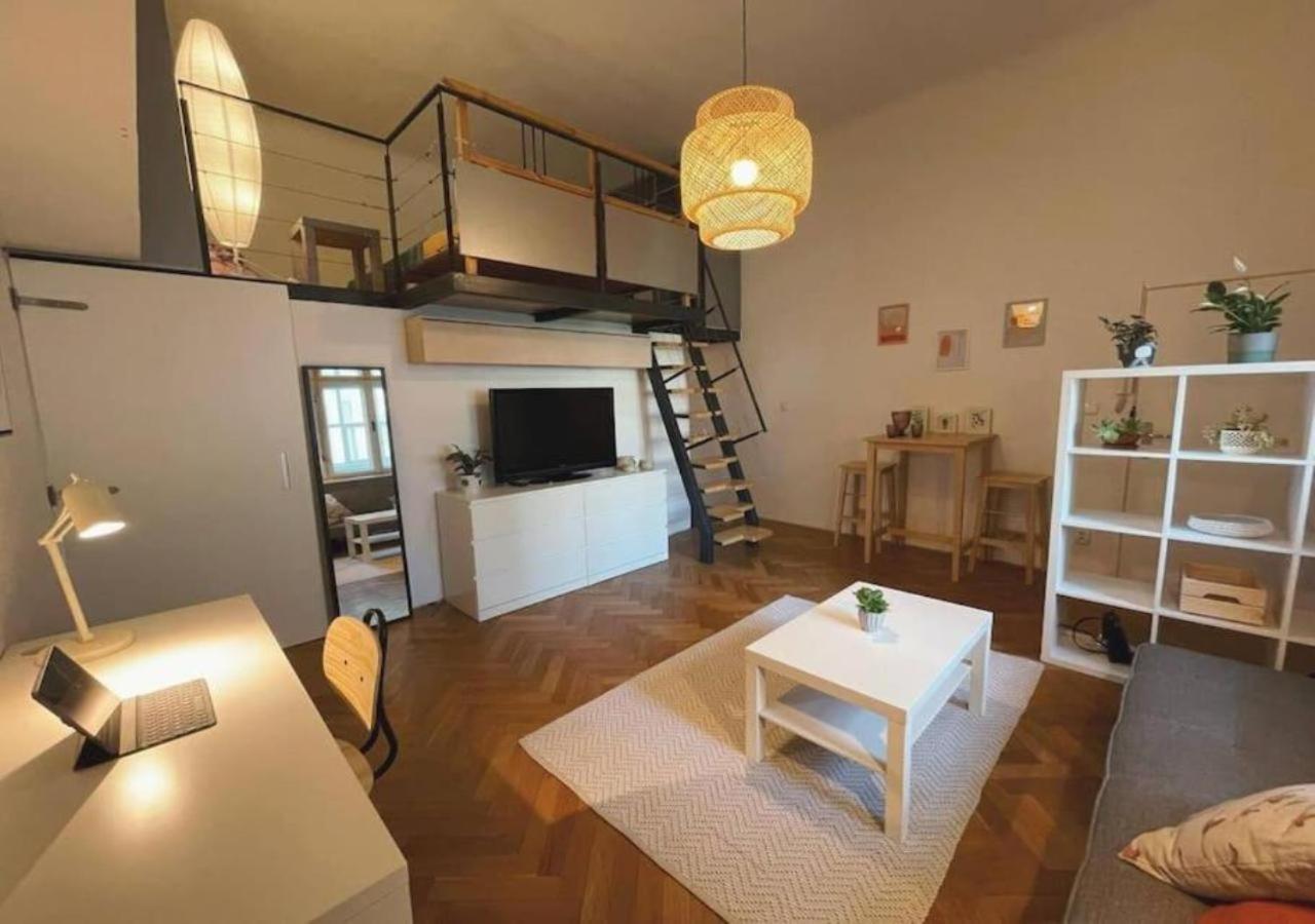 Netradicny Apartman V Centre Pressburg Exterior foto